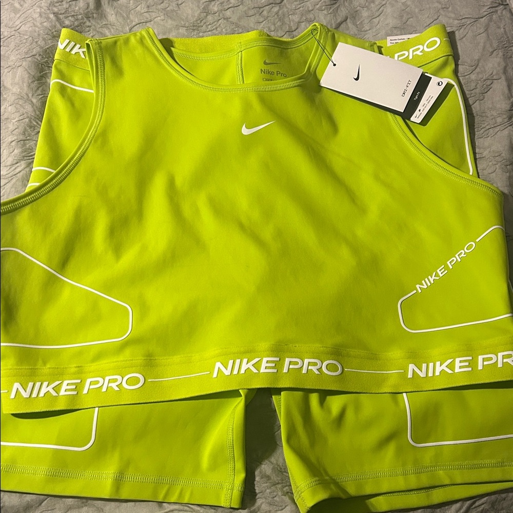 Nike Pro Bright Lime Activewear Set
